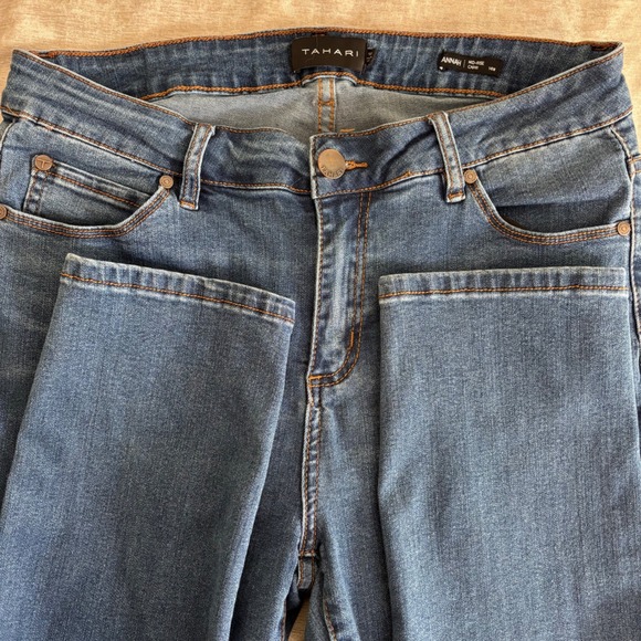 Tahari Denim - Tahari Hannah Mid Rise Capri Jean‎ Medium Wash Sz 14W Plus